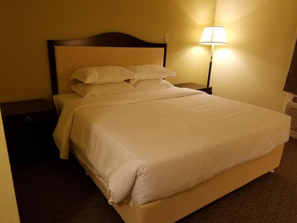 7 West Motel Carleton Place Esterno foto